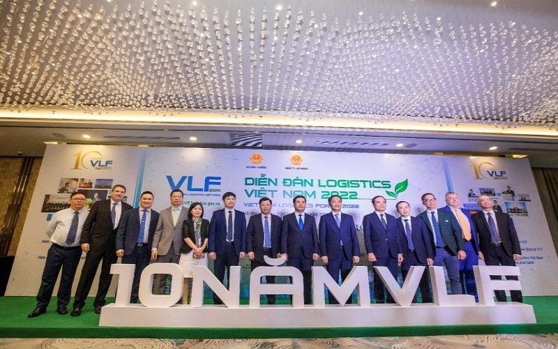 Đại diện lãnh đạo VLA cùng lãnh đạo Bộ Công Thương tại Diễn đàn Logistics 2022