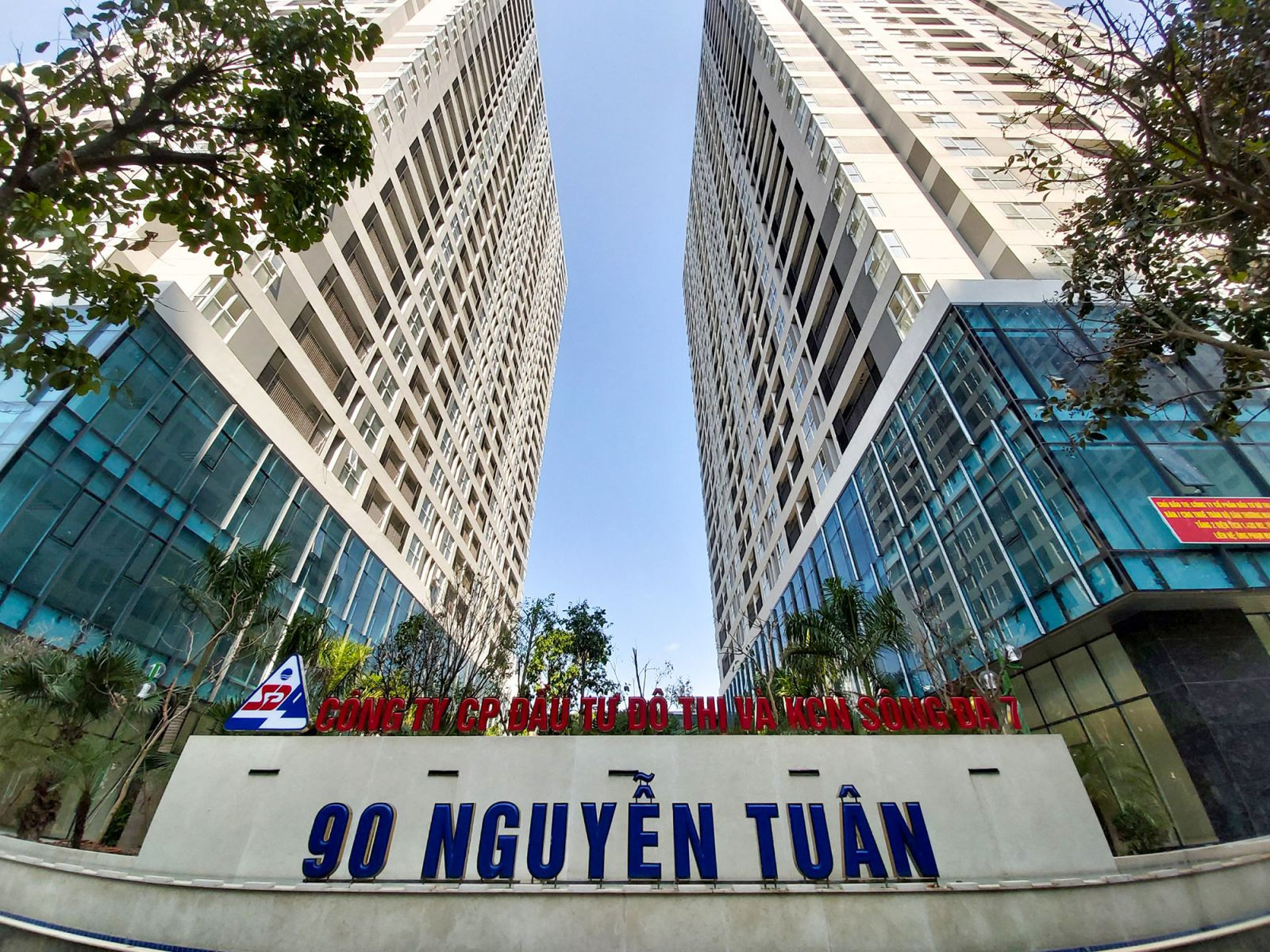 Chung cư 90 Nguyễn Tuân mọc trên 