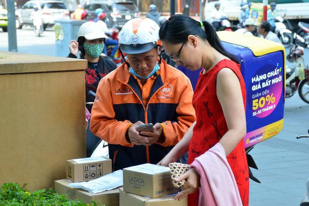 Mua sắm tiêu dùng trực tuyến là sự lựa chọn của nhiều người tiêu dùng