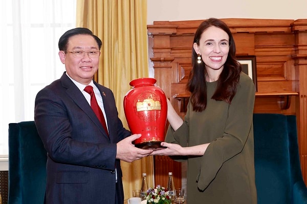 Thủ tướng Jacinda Ardern nhấn mạnh, chuyến thăm chính thức New Zealand lần này của Chủ tịch Quốc hội Vương Đình Huệ góp phần thúc đẩy hơn nữa hợp tác giữa hai nước trên các lĩnh vực, trong đó có kinh tế-thương mại, nông nghiệp, giáo dục - đào tạo, giao lưu nhân dân… Ảnh: Doãn Tấn