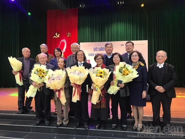 Là người gần ông Sáu Dân nhiều năm, ông Vũ Quốc Tuấn nhận thấy dám làm của ông Sáu Dân hoàn toàn trên cơ sở đã được điều tra nghiên cứu, có thực tế cuộc sống và có học tập kinh nghiệm của các chuyên gia, trí thức. Đặc biệt, ông rất biết lắng nghe ý kiến đóng góp của các trí thức.p/Ảnh: Nguyễn Việt