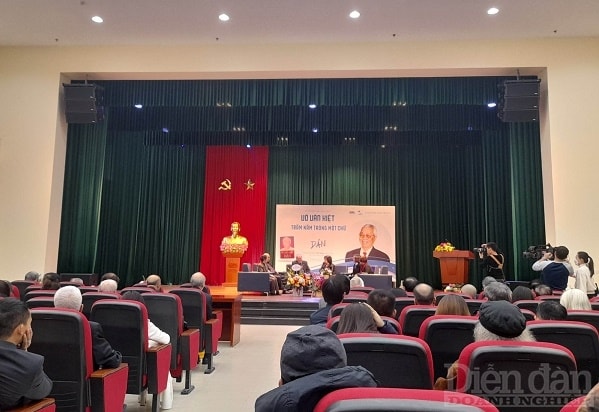 tại buổi giới thiệu cuốn sách “Võ Văn Kiệt-trăm năm trong một chữ Dân” nhân kỷ niệm 100 năm ngày sinh Nguyên Thủ tướng Võ Văn Kiệt. Ảnh: Nguyễn Việt