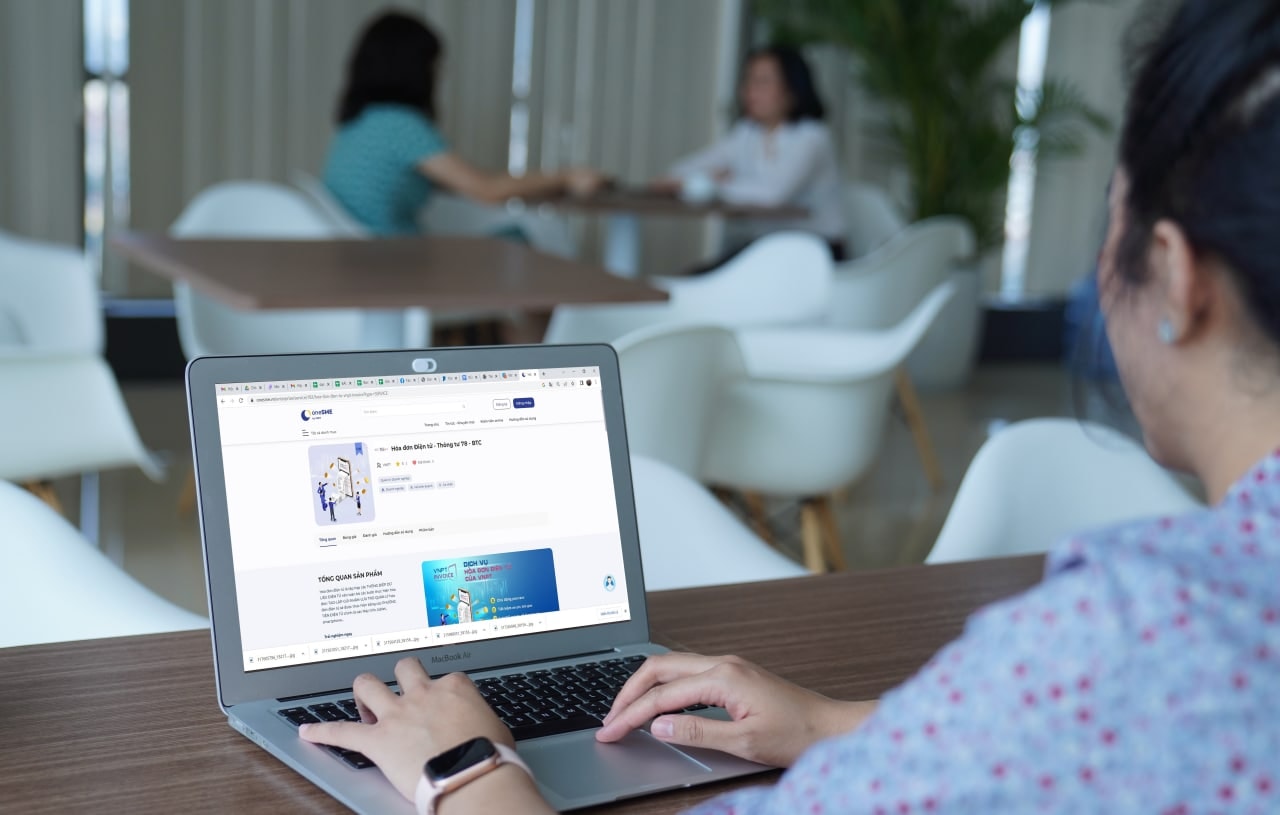 để xây dựng được một phần mềm tốt, nhà cung cấp không chỉ cần năng lực công nghệ mà còn hiểu về nghiệp vụ kế toán, nghiệp vụ chuyên biệt trong ngành nghề của khách hàng. 