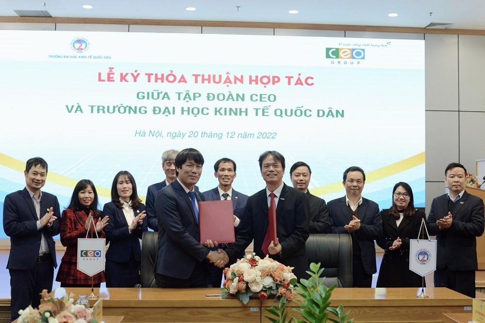 Lễ ký kết thỏa thuận hợp tác giữa Tập đoàn CEO và Trường ĐHKTQD