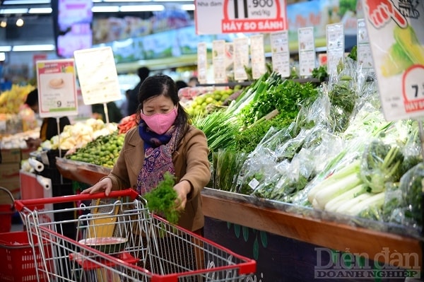 Qua đại dịch, người tiêu dùng rút kinh nghiệm chi tiêu tiết kiệm hơn, “tích cốc phòng cơ” để chữa bệnh, bồi dưỡng sức khoẻ. Ảnh minh hoạ: Quốc Tuấn
