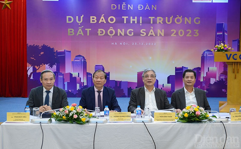 Diễn đàn “Dự báo thị trường bất động sản 2023” được tổ chức tại Hà Nội ngày 23/12.