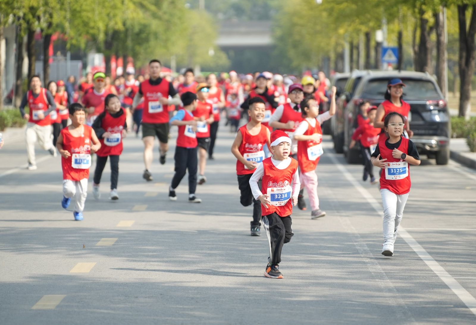 Santa Run được đánh giá là một sự kiện thể thao ý nghĩa, giàu giá trị nhân văn dành cho cộng đồng (Ảnh: Bitexco).