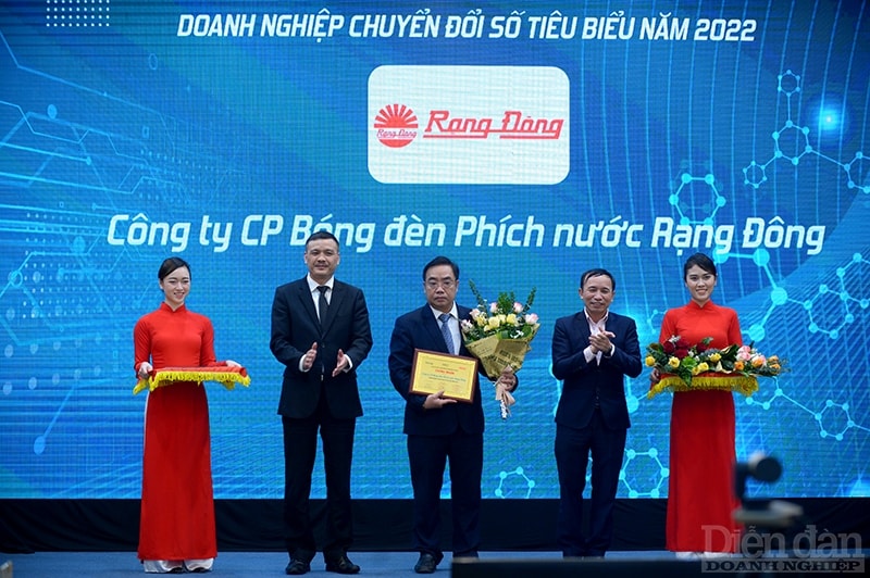 Công ty CP Bóng đèn Phích nước Rạng Đông - Doanh nghiệp chuyển đổi số tiêu biểu năm 2022.