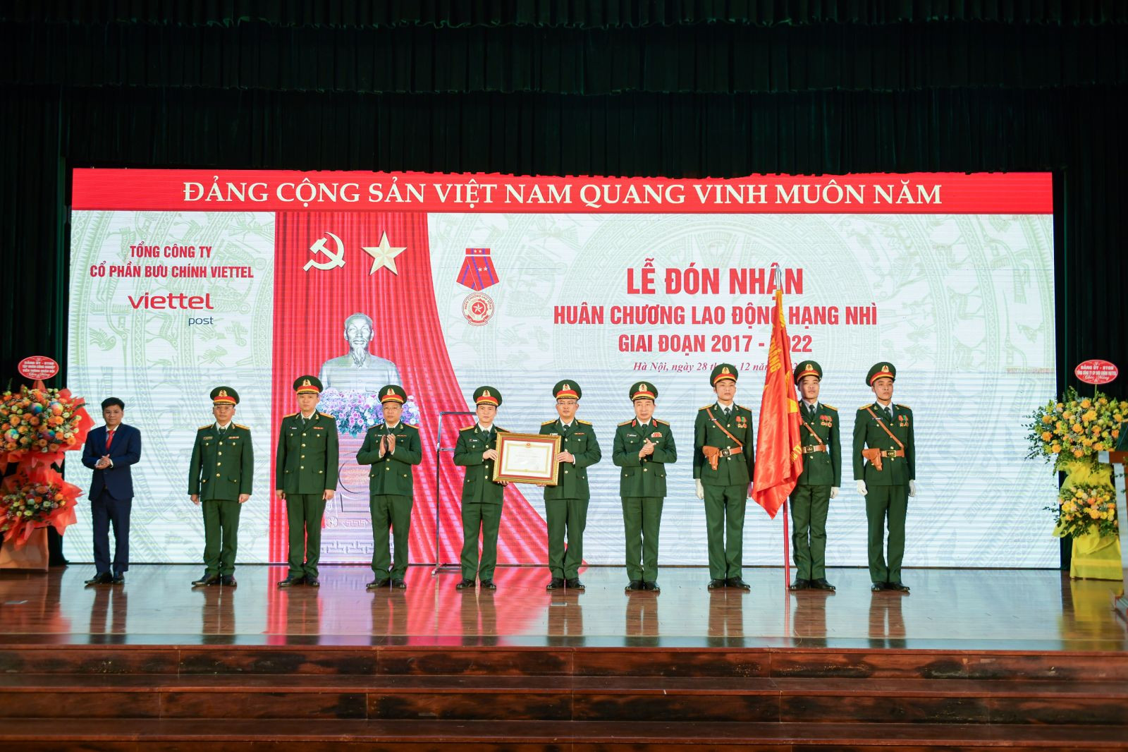  Viettel Postp/vinh dự đón nhận Huân chương Lao động Hạng Nhì lần thứ 2 do Đảng và Nhà nước trao tặng nhờ những thành tích xuất sắc trong công tác sản xuất kinh doanh giai đoạn năm 2017-2022. 