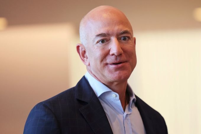 Dù bị mất hơn 86 tỷ USD nhưng có vẻ tiền với Jeff Bezos chỉ là những con số.