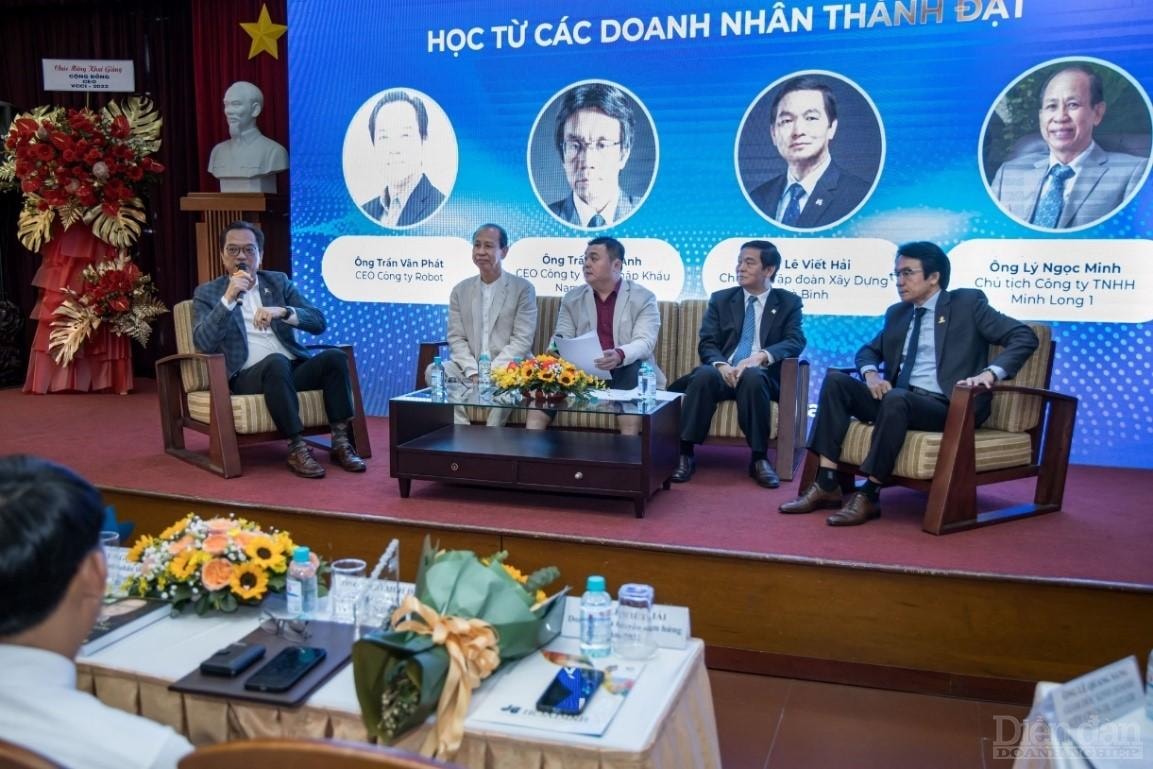 Các Diễn Giả đang chia sẻ các kinh nghiệm quản trị và điều hành Doanh Nghiệp