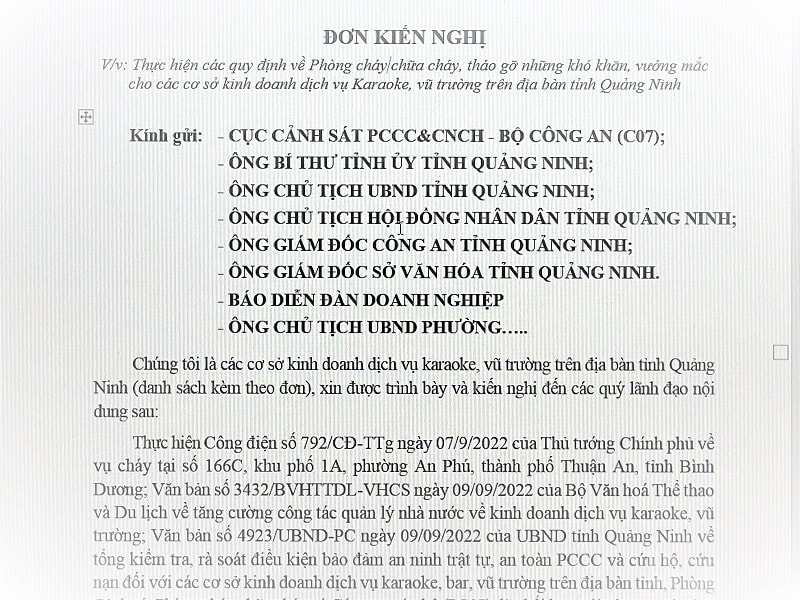 Đơn kiến nghị của các cơ sở kinh doanh karaoke, vũ trường tại Quảng Ninh kêu khó về những quy định mới. Ảnh Lê Cường