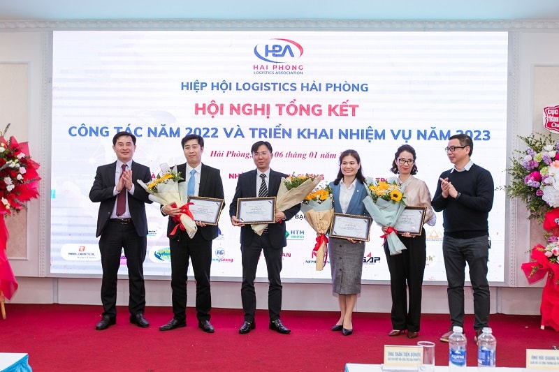 HPLA khen thưởng các hội viên xuất sắc, có nhiều đóng góp cho sự phát triển của Hiệp hội