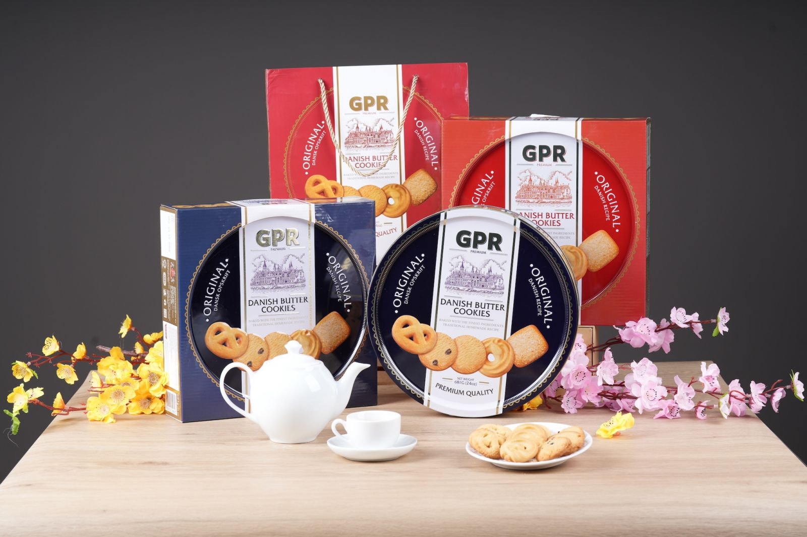 Danish Butter Cookies từng chinh phục rất nhiều thực khách Việt, nay đã được nhập khẩu chính hãng qua VinShop, với giá cả tốt hơn.