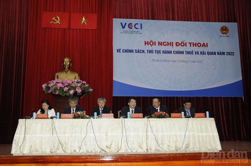 Hội nghị Đối thoại về chính sách Thuế và Hải quan, với gần 600 doanh nghiệp tham dự