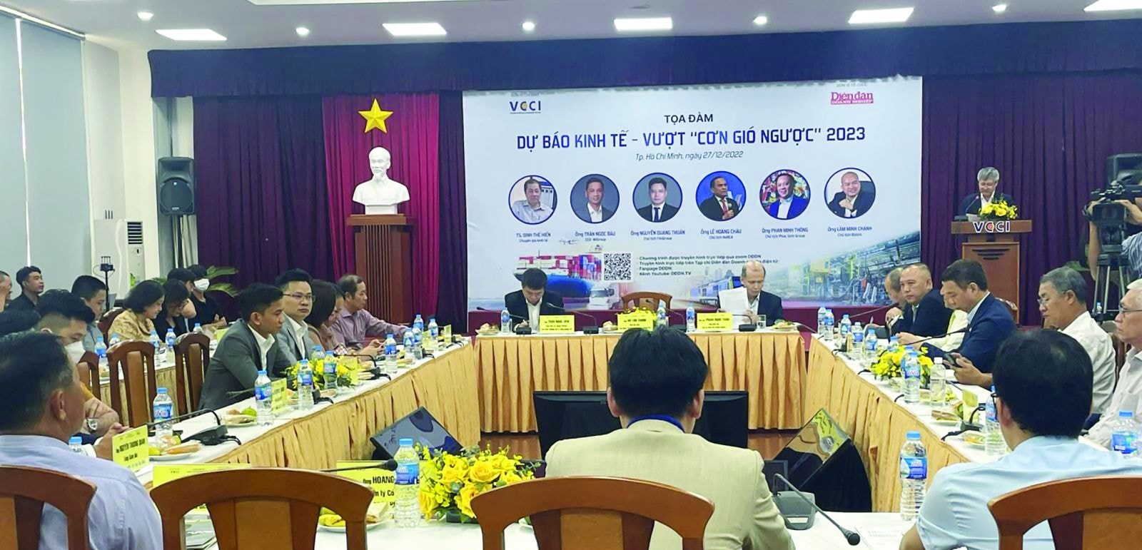  Tọa đàm: Dự báo Kinh tế - vượt “cơn gió ngược” 2023 do Tạp chí Diễn đàn Doanh nghiệp tổ chức tại TP.HCM.