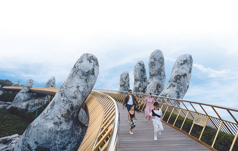  Cầu Vàng tại Sun World Ba Na Hills