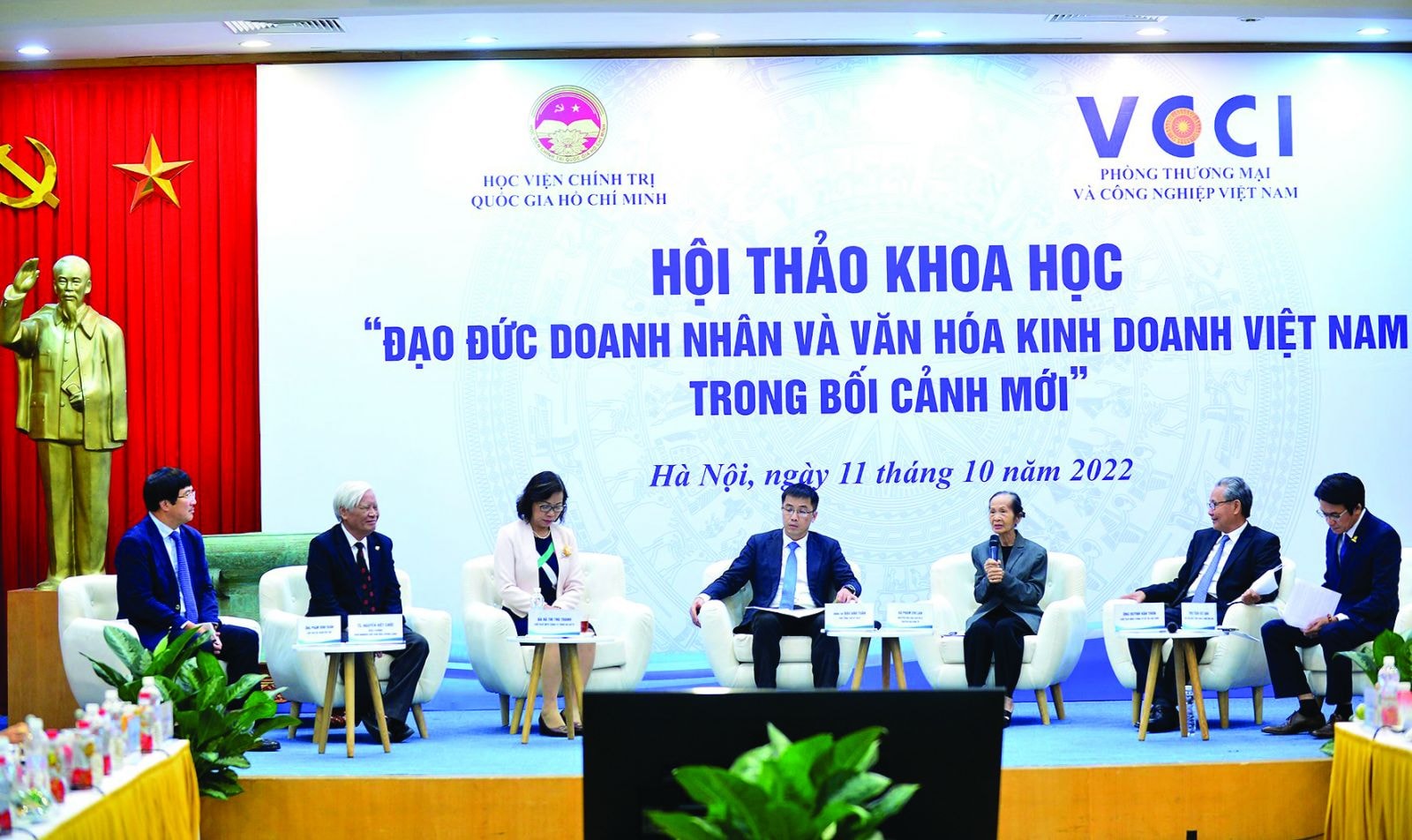  Hội thảo khoa học “Đạo đức doanh nhân và văn hóa kinh doanh Việt Nam trong bối cảnh mới” do VCCI phối hợp với Học viện Chính trị quốc gia Hồ Chí Minh tổ chức.