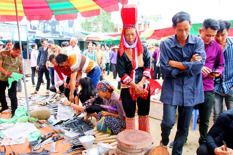 Trong bầu không khí đón mùa xuân mới, khắp các thôn, bản vùng cao của Quảng Ninh đều chung niềm vui rộn ràng, hân hoan góp phần phát huy bản sắc văn hóa truyền thống của đồng bào các dân tộc. (ảnh báo Quảng Ninh)