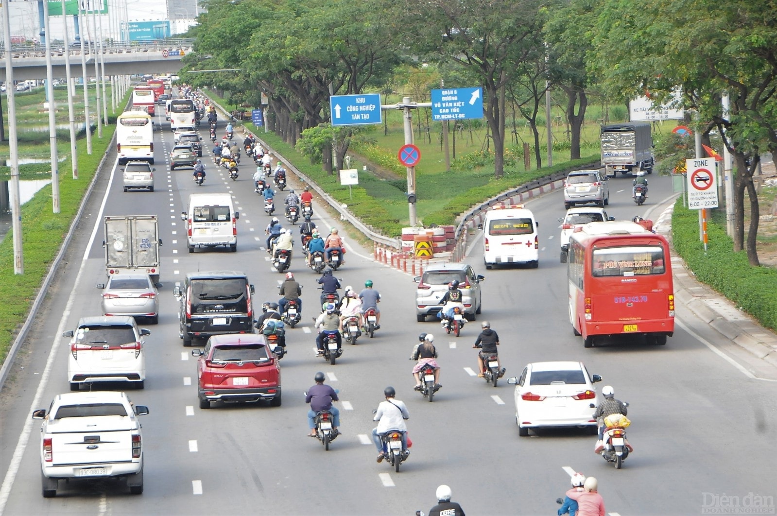 ...nhưng vẫn chưa đông, nên cửa ngõ phía Tây TP.HCM khá thông thoáng.