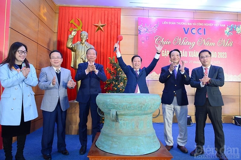 VCCI, sẽ là người đồng hành và chỗ dựa ngày càng tin câỵ hơn của các doanh nghiệp, là cầu nối uy tín, hiệu quả giữa cộng đồng doanh nghiệp với Đảng, Nhà nước