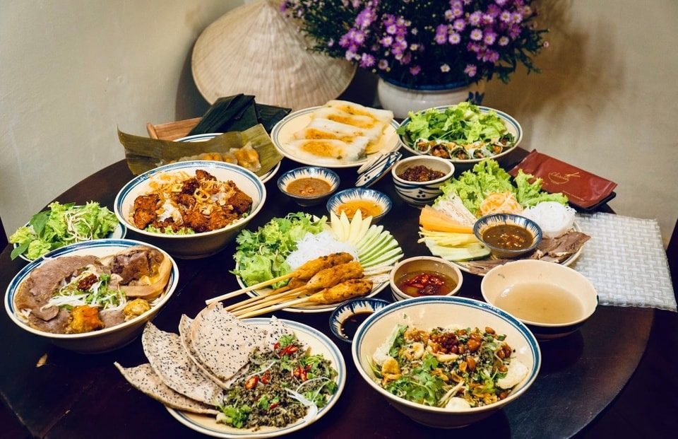 Thưởng thức món ngon 3 miền ở TP.HCM