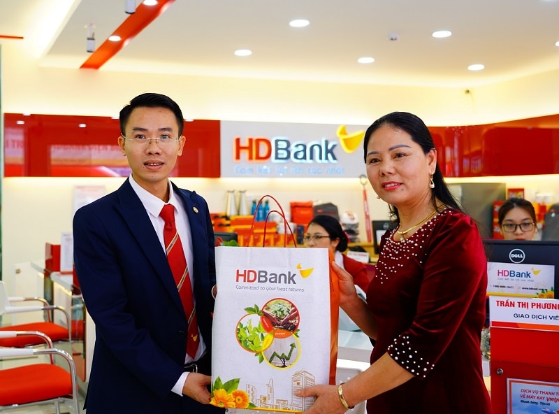 HDBank Điện Biên dành tặng những quà tặng hấp dẫn cho khách hàng đến giao dịch trong ngày khai trương