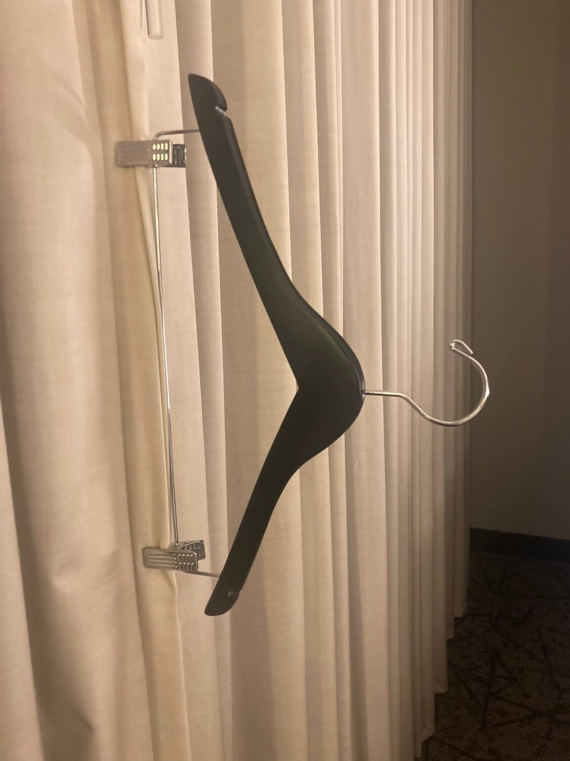 Mẹo để có giấc ngủ ngon ở phòng khách sạn