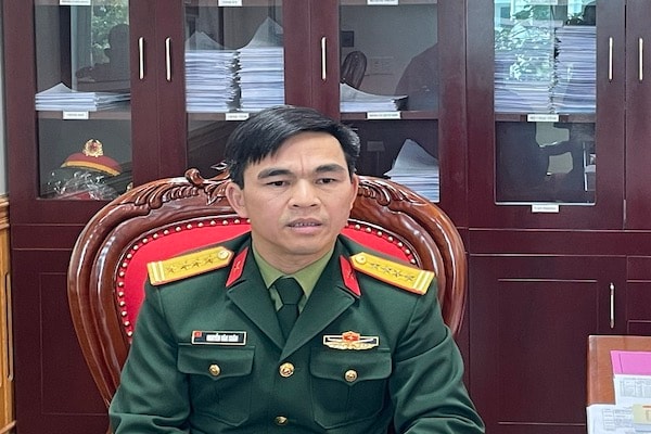 Đại tá Nguyễn Văn Xuân - Chỉ huy trưởng Bộ CHQS tỉnh Vĩnh Phúc, cho biết, năm 2023, Vĩnh Phúc được giao tuyển chọn và gọi hơn 2.120 thanh niên nhập ngũ và được biên chế về 14 đầu mối nhận quân. Trong số các công dân nhập ngũ, có gần 1.120 thanh niên viết đơn tình nguyện, chiếm gần 53%; hơn 77% tốt nghiệp THPT trở lên, trong đó, gần 10% có trình độ đại học, cao đẳng và trung cấp chuyên nghiệp.