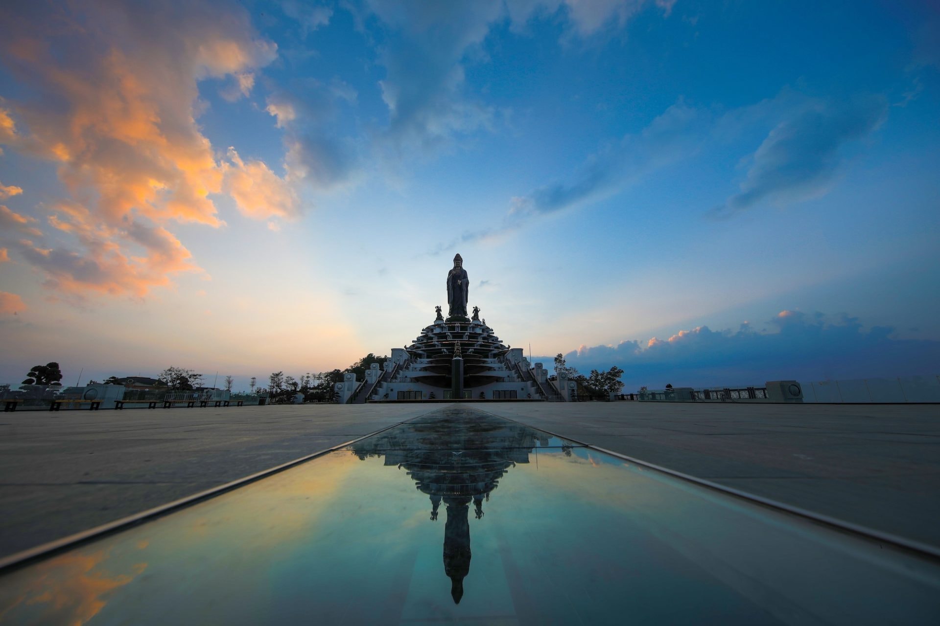 Lý do hàng triệu người hành hương lên núi Bà Đen quanh năm