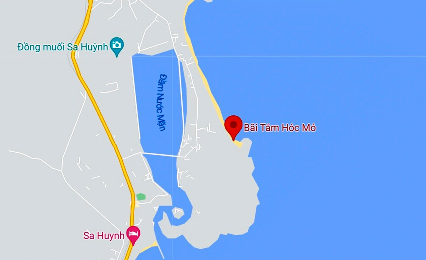 Gành đá như con rùa bơi ra biển Sa Huỳnh