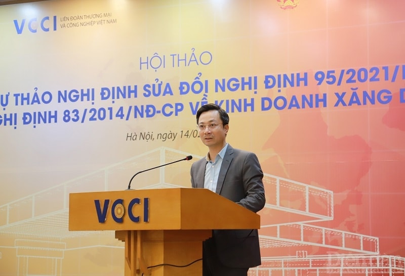 ông Trần Duy Đông - Vụ trưởng Vụ Thị trường trong nước, Bộ Công Thương thông tin tại Hội thảo