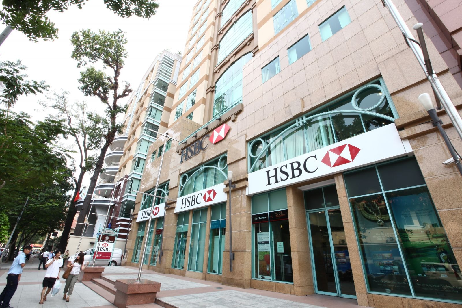 HSBC là tổ chức đi đầu trong lĩnh vực tài chính bền vững tại Việt Nam, với việc thực hiện cam kết hỗ trợ thu xếp lên đến 12 tỷ USD cho các dự án xanh tại Việt Nam cho đến năm 2030