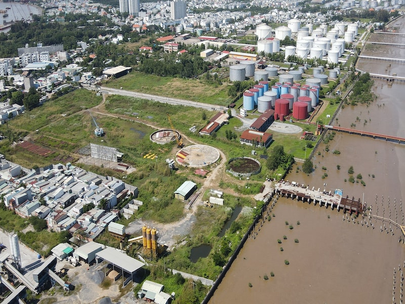 Dự án Tổng kho xăng xăng dầu Phú Xuân - Nhà Bè, TP. HCM với tổng mức đầu tư lên đến hàng nghìn tỷ đồng, hiện đang bị bỏ hoang