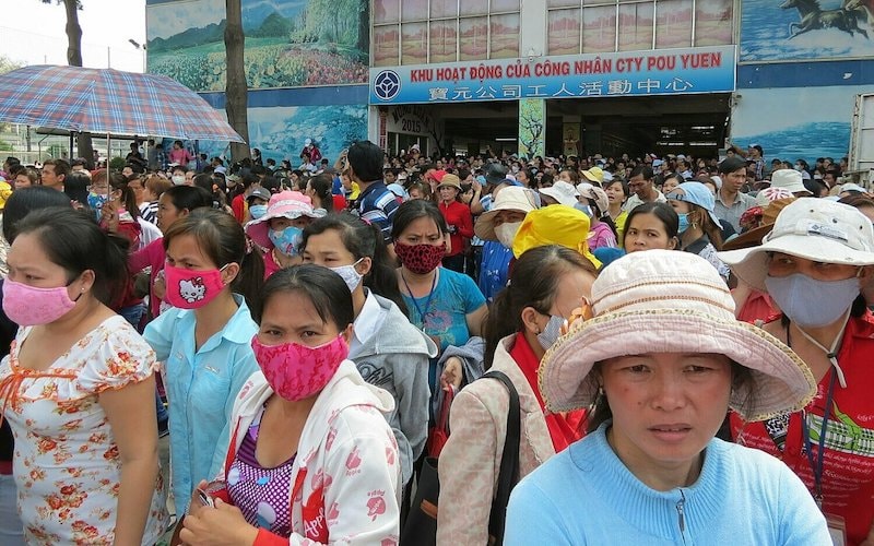 do gặp khó khăn đơn hàng, trong tháng 2, Công ty TNHH Pou Yuen Việt Nam với tổng số lao động khoảng 50.500 lao động, nhưng buộc phải cắt giảm hơn 2.000 công nhân