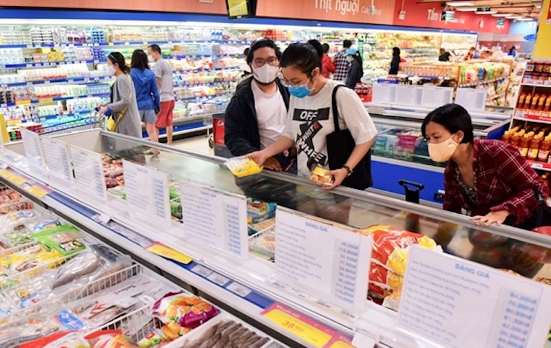 Quan sát cho thấy, sự lạc quan của người tiêu dùng phục hồi rõ rệt, đi kèm với sự tích cực tham gia vào các hoạt động kinh tế chính – cụ thể là đi làm và mua sắm tại cửa hàng. gày 15 tháng 3 là Ngày Quyền của người tiêu dùng Việt Nam