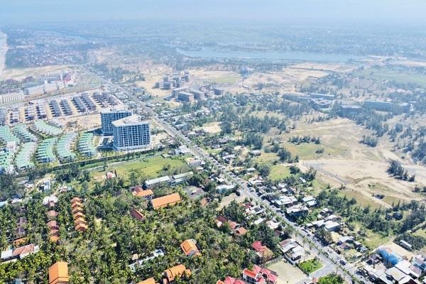 Thị xã Điện Bàn đang có 120 dự án khu dân cư, đô thị tập trung chính ở khu đô thị mới Điện Nam - Điện Ngọc, ven biển,...