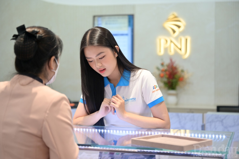 Trang sức PNJ được nhiều người chọn làm quà tặng dịp 8/3