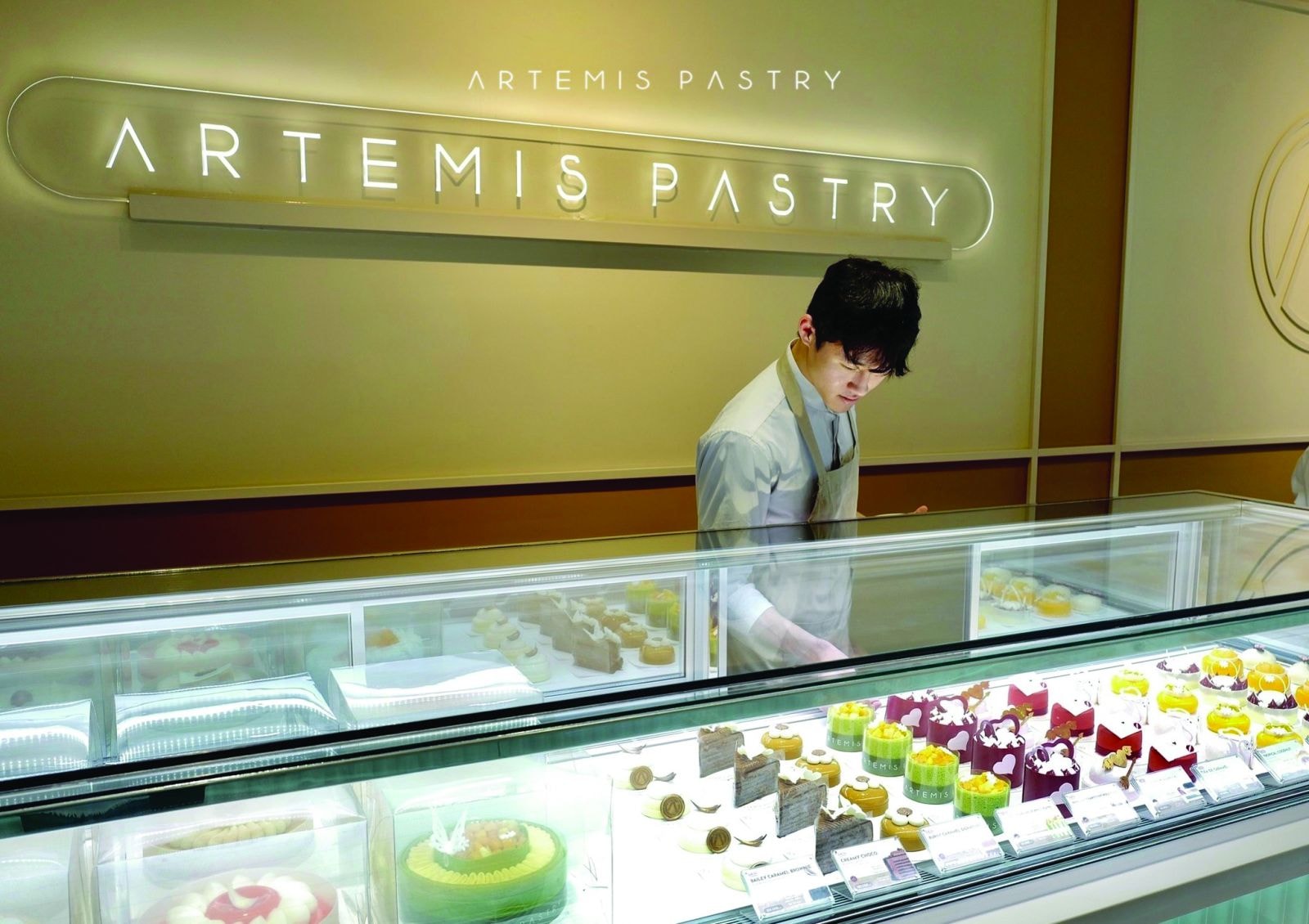  Chất lượng nhân sự ở Artemis Pastry Shop luôn được công ty coi trọng.