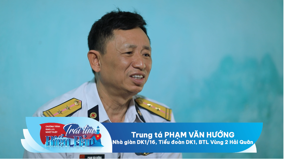 Trung tá Phạm Văn Hướng, quân nhân chuyên nghiệp, đang công tác tại Nhà giàn DK1/16, Tiểu đoàn DK1, BTL Vùng 2 Hải quân - nhân vật được chia sẻ câu chuyện vô cùng cảm động tại chương trình.