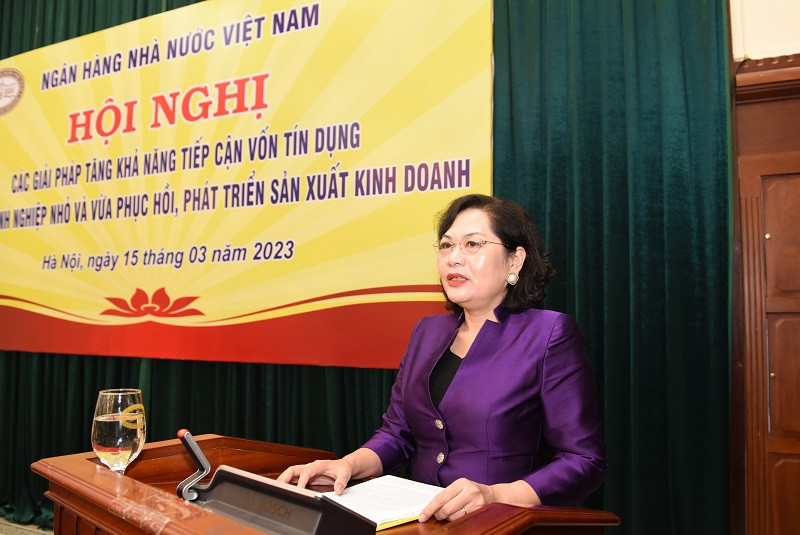 Thống đốc NHNN: DNNVV là một trong 5 lĩnh vực ưu tiên được áp dụng chính sách trần lãi suất cho vay ngắn hạn, do đó, các DNNVV phải đáp ứng được điều kiện về tình hình tài chính minh bạch, lành mạnh để được tiếp cận chính sách ưu tiên trần lãi suất theo quy định. 