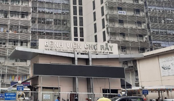 Bệnh viện Chợ Rẫy liên tục nhận thông tin nhiều phụ huynh bị lừa chuyển khoản.