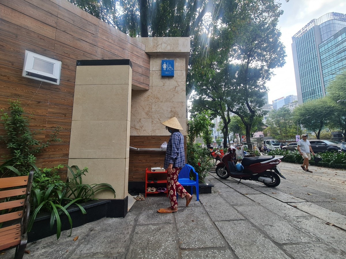 Quận 1 đang thực hiện chương trình tổ chức nhà vệ sinh công cộng