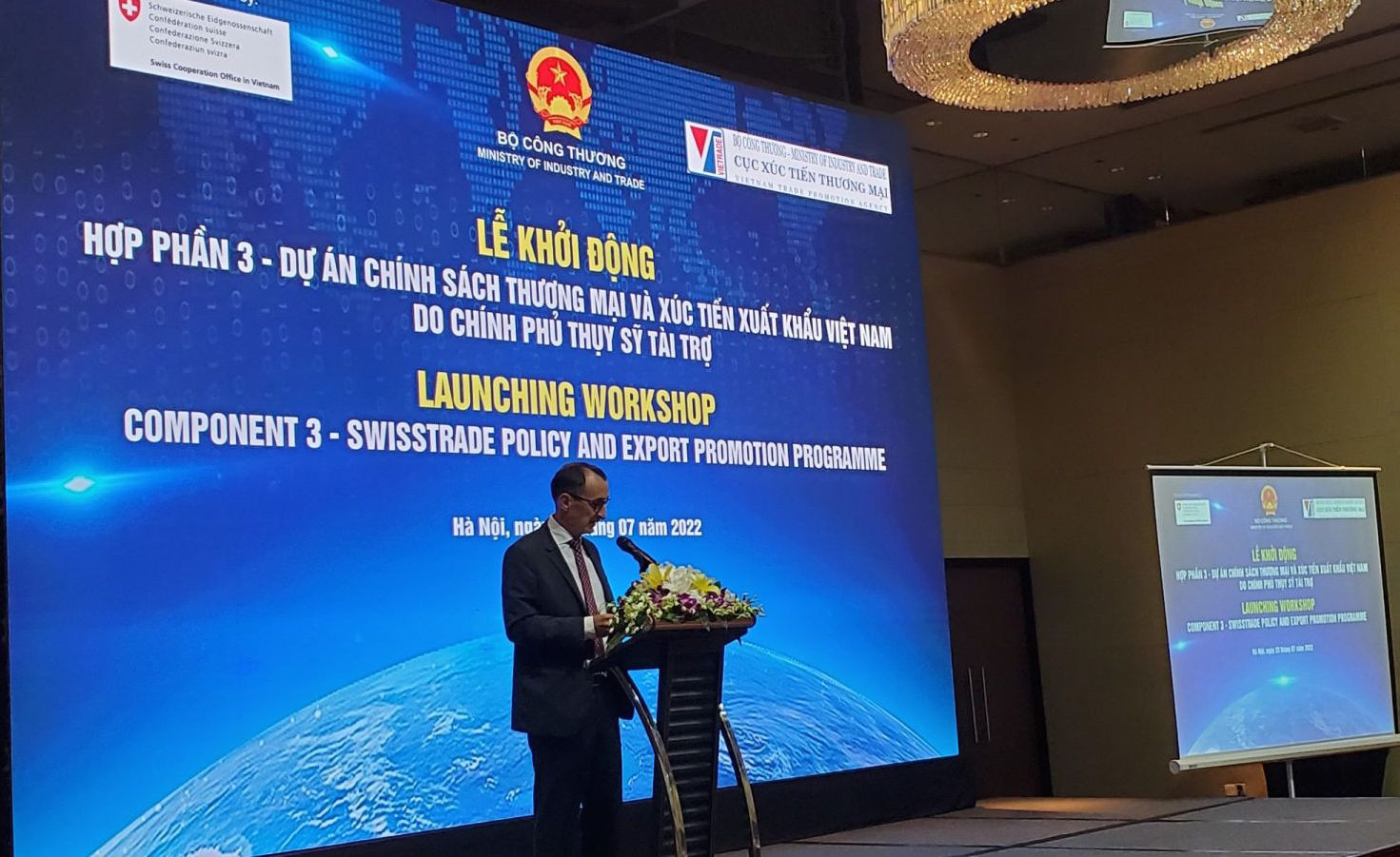 Ông Werner Gruber, Trưởng Cơ quan Hợp tác Phát triển Thụy Sỹ tại Việt Nam phát biểu tại “Lễ khởi động Hợp phần 3 Dự án Chính sách thương mại và xúc tiến xuất khẩu Việt Nam do Chính phủ Thụy Sỹ tài trợ” và công bố Mẫu đề xuất tài trợ - Chương trình Hỗ trợ đổi mới và cạnh tranh - Đợt 1”.