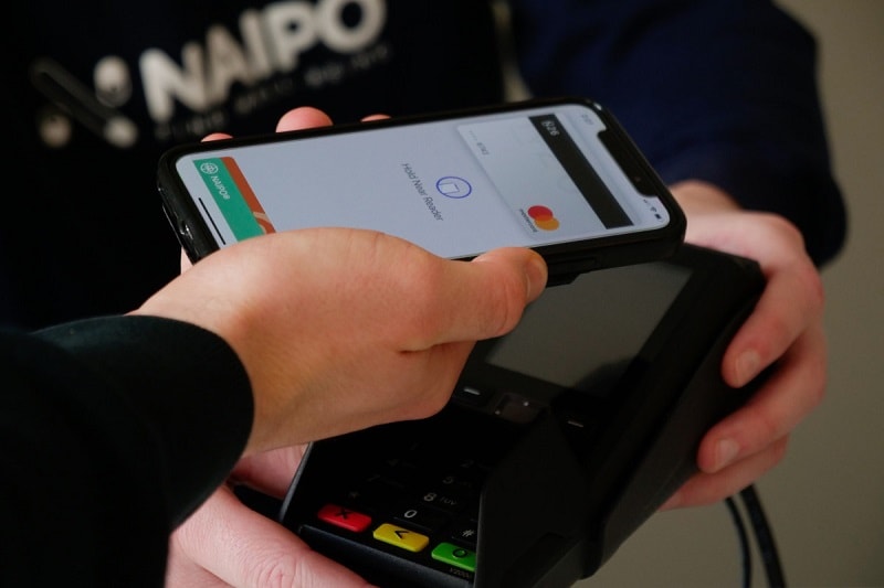 Hiện có tới 85% nhà bán lẻ chấp nhận Apple Pay (Ảnh minh hoạ)