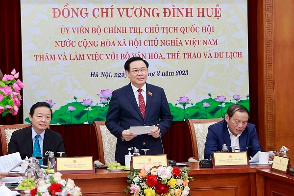 Bộ Văn hóa, Thể thao và Du lịch cần tiếp tục tăng cường tuyên truyền, quán triệt các chủ trương, nghị quyết của Đảng, Nhà nước về văn hóa. Ảnh: Doãn Tấn