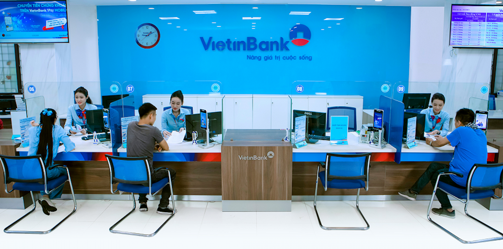 VietinBank - Ngân hàng SME tốt nhất Việt Nam do The Asian Banker trao tặng mới đây đã cho ra mắt SME SIMPLE+. Đây là giải pháp cấp tín dụng hoàn toàn mới dành cho phân khúc doanh nghiệp SME.