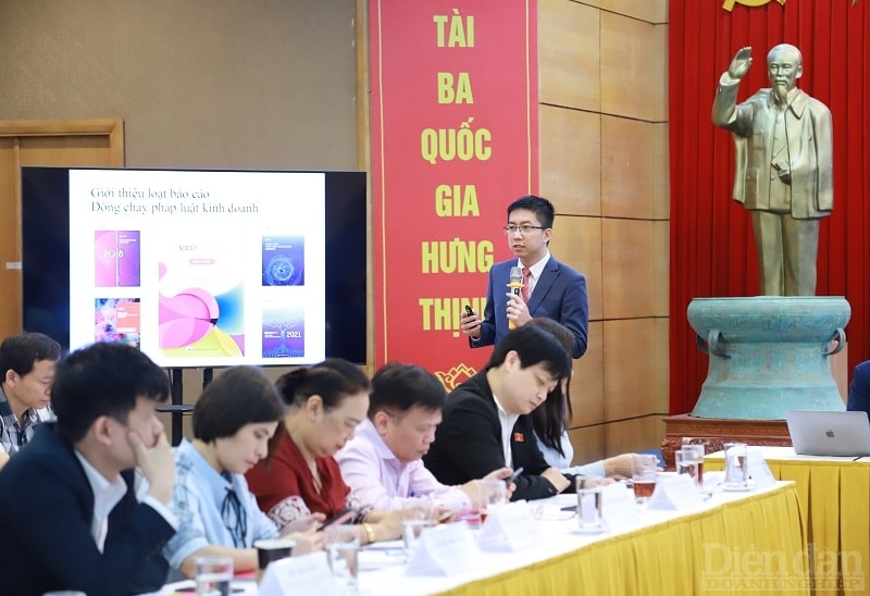 ông Nguyễn Minh Đức - chuyên gia pháp chế, Ban Pháp chế VCCI chia sẻ về những nội dung Báo cáo tại Hội thảo