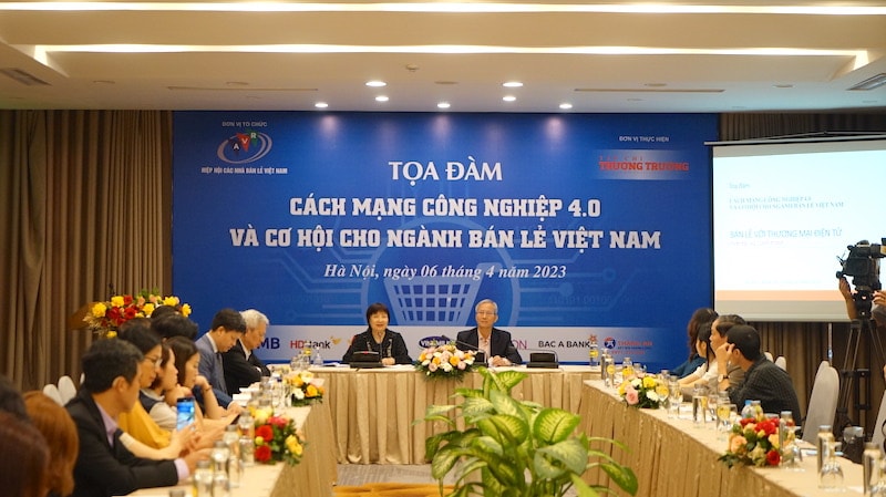 Tọa đàm: 