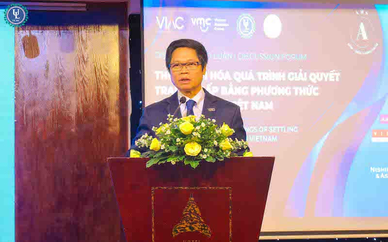 TS. Vũ Tiến Lộc - Chủ tịch Trung tâm Trọng tài Quốc tế Việt Nam VIAC, ĐBQH, Ủy viên Ủy ban Kinh tế của Quốc hội